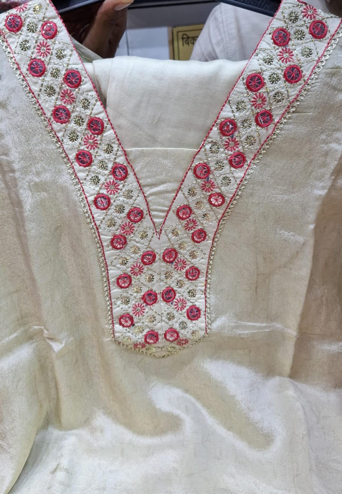 OFFWHITE SHIMMER FABRIC SUIT WITH EMBROIDERY  ON NECKLINE  AND PRINT ON HEMLINE