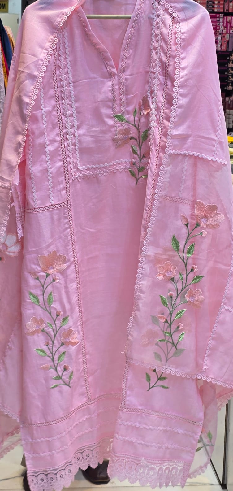 EMBROIDERED FLORAL GRACE