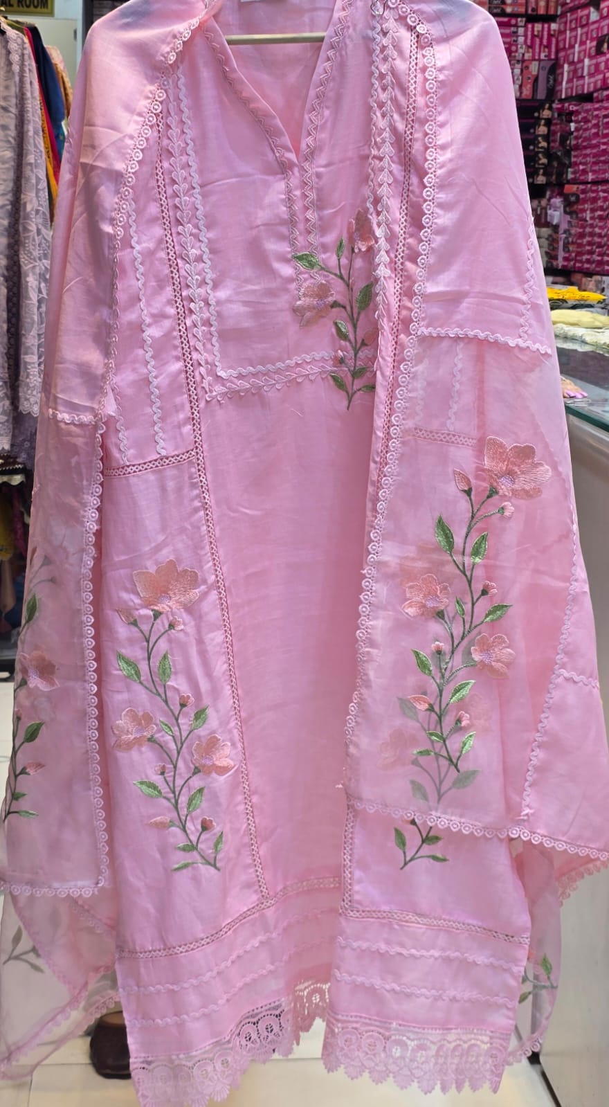 EMBROIDERED FLORAL GRACE
