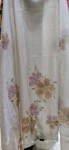 UNSTITCHED PERFECTION