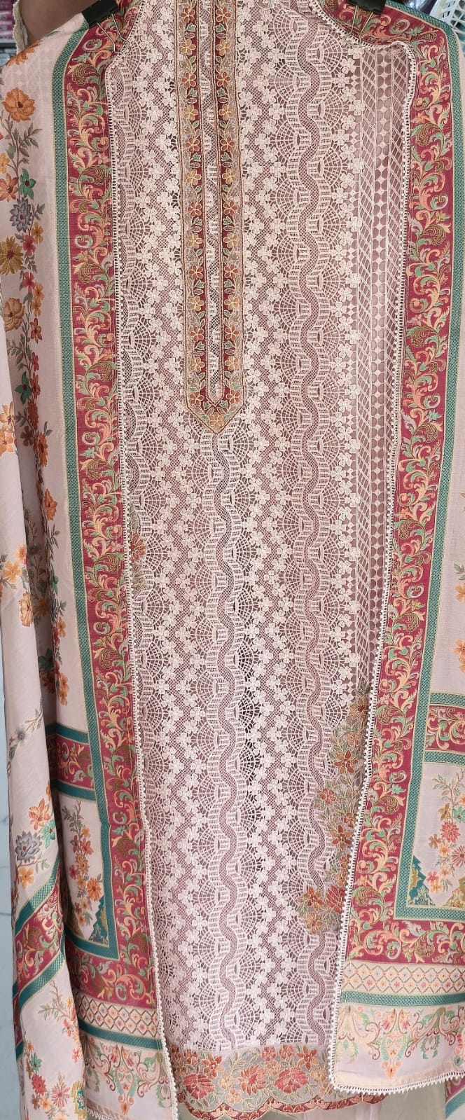 TRADITIONAL ELEGANCE MODERN TOUCH